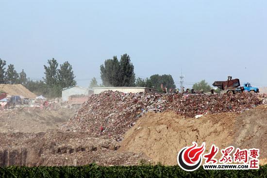 山东枣庄：恶臭扰民入眠艰难 垃圾填埋场被人为翻搅