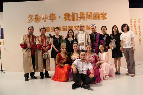 少数民族文化特展：新疆歌舞服饰专场举办