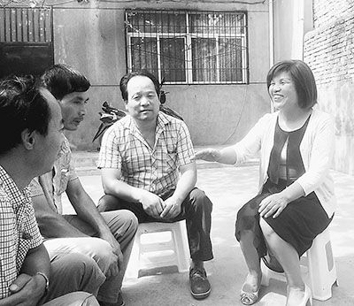 常亚琼:家庭主妇“变身”党支书(先锋足印·核心价值观践行者) 记者 方 敏
