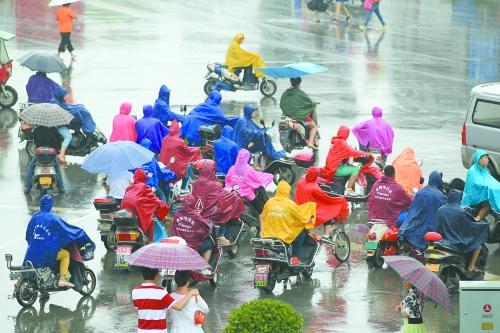 河南迎及时雨旱情缓解 今明两天仍有大雨中雨