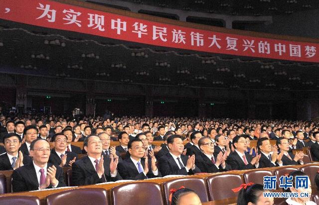 习近平等七常委欣赏国庆音乐会 江泽民出席(图)