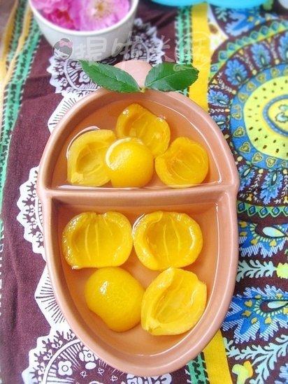 自制健康可口小甜品 润肺止咳的糖水枇杷