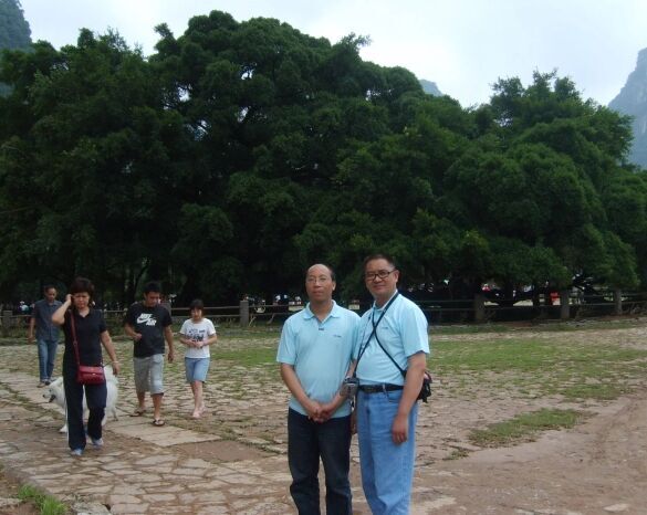 焦点关注网(www.315-jdgz.com)管委会主任白万省应邀去广西桂林观光旅游考察