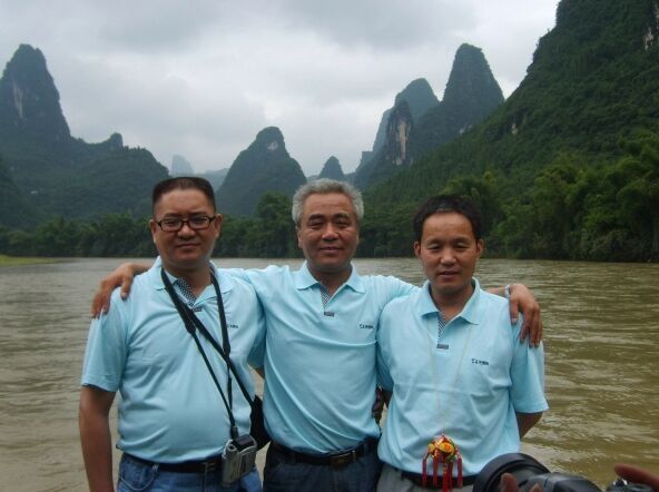 焦点关注网(www.315-jdgz.com)管委会主任白万省应邀去广西桂林观光旅游考察