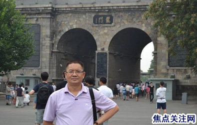 焦点关注网管委会主任白万省一行参观洛阳龙门石窟