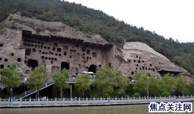 焦点关注网管委会主任白万省一行参观洛阳龙门石窟