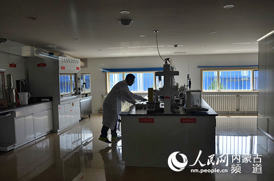 内蒙古脱贫攻坚：发展优势特色产业 务实高效推进“十个全覆盖”工程