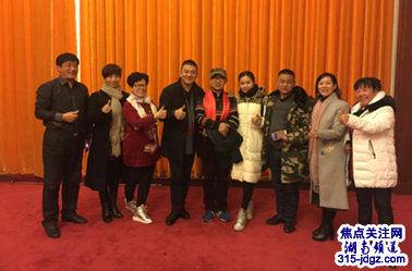 点滴爱心 汇聚成海 ——邓星光携《爱你的人》呼吁全球关注艾滋孤儿