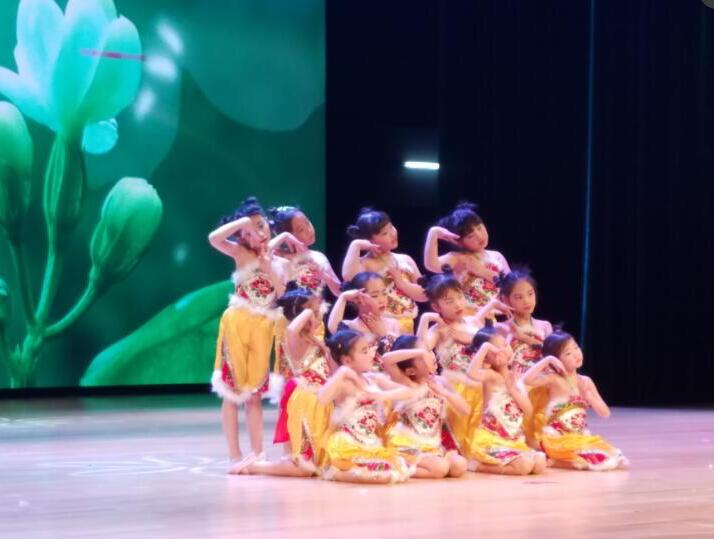第六届海云舞韵-春之舞教学展演在北京库尔民族文化宫举办
