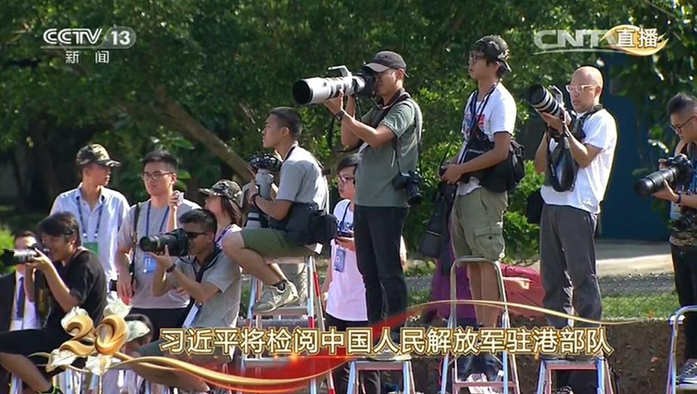 国家领导人习近平主席检阅驻港部队现场