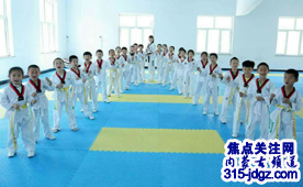 少儿才艺之星白静—焦点关注网（www.315-jdgz.com)内蒙古频道教育园地栏目与文化视点栏目联合举办“少儿才艺之星”艺术特长才艺展示连续播报活动