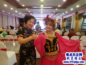 2018新加坡青花蓝国际旗袍经典大赛新闻发布会在北京举办