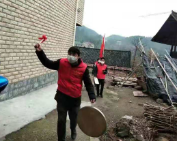 湖南怀化辰溪:助力疫情防控 长田湾乡法治宣传走一线