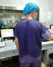 河南漯河:20个小时4台连轴手术 最美医生累瘫在椅子上
