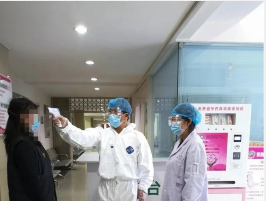 抚顺“双医”家庭:并肩奋战抗疫一线