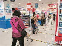 福建泉州:自觉遵守“一米线”渐成新风尚