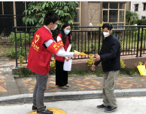 广东清远：满城尽是“志愿红” 为抗击疫情增添力量