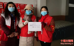 湖北十堰巾帼志愿服务队:铿锵玫瑰一线展风采