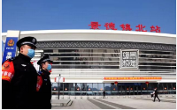 一家三口齐上阵,父子儿媳两代人