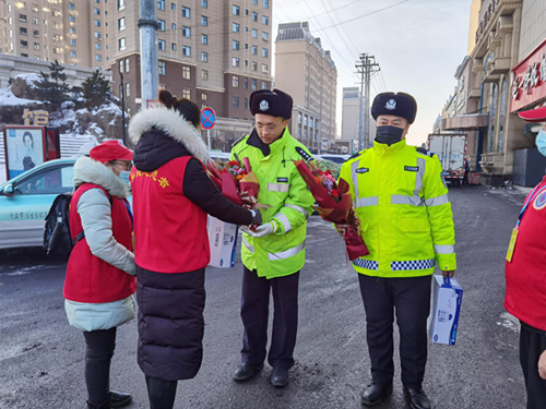 舒兰市：新时代文明实践中心组织弘德志愿者开展慰问一线公安干警志愿服务活动