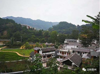 贵州省贵阳市开阳县：“约创评清”