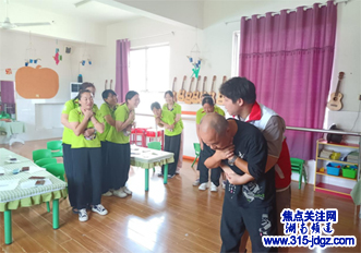 “急救知识”安全培训活动走进火马冲启蒙幼儿园