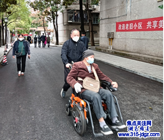 湖南辰溪县司法局局长刘明红亲临抗疫一线助力残疾人核酸检测