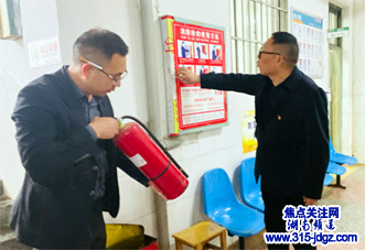 牢筑“防火墙”—新宁县第二人民医院开展消防安全知识培训及灭火、疏散演练