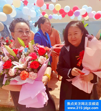 北京释昌行主持为优秀艺术家张汝超和刘红等企业家举办庆祝母亲节活动