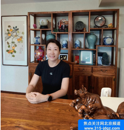 在生机勃勃的草原上奔跑，这个夏季