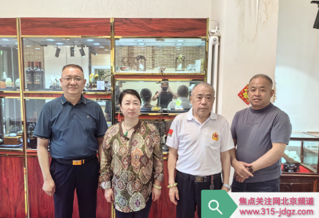 触摸和田玉，感受天然之美！