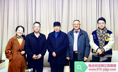 智·造精彩，诚·就未来