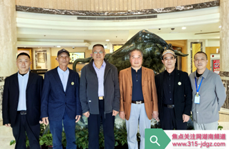砥砺前行不忘初心 凝心聚力服务社